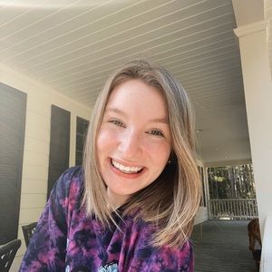 Meet your Posher, Carrie